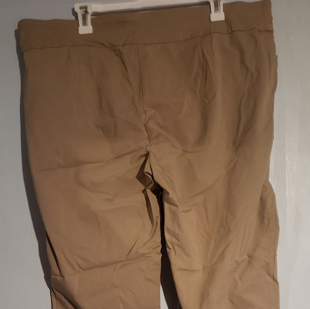 Nude Capris Womens Plus. 2XL